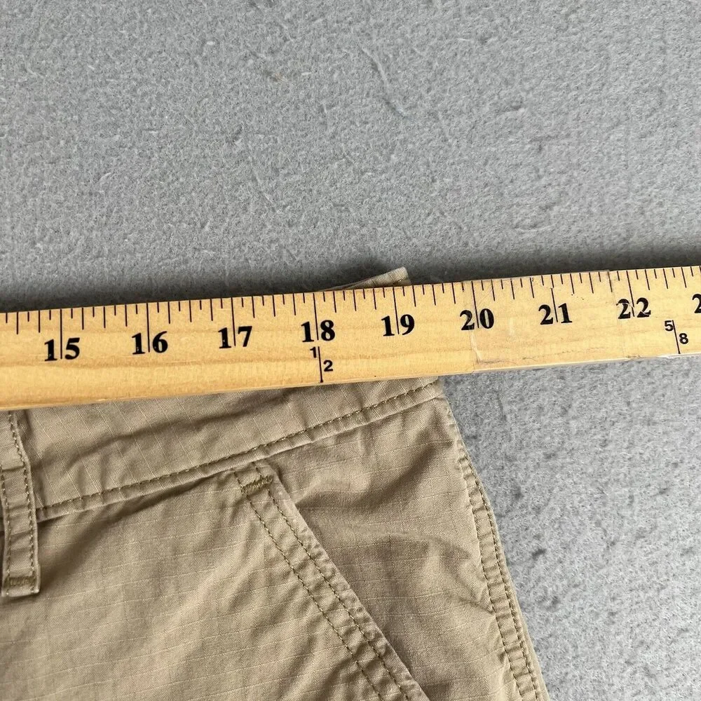 Levis Rip Stop Cotton Beige Cargo Shorts 9” Inseam Mens Size 38‎
